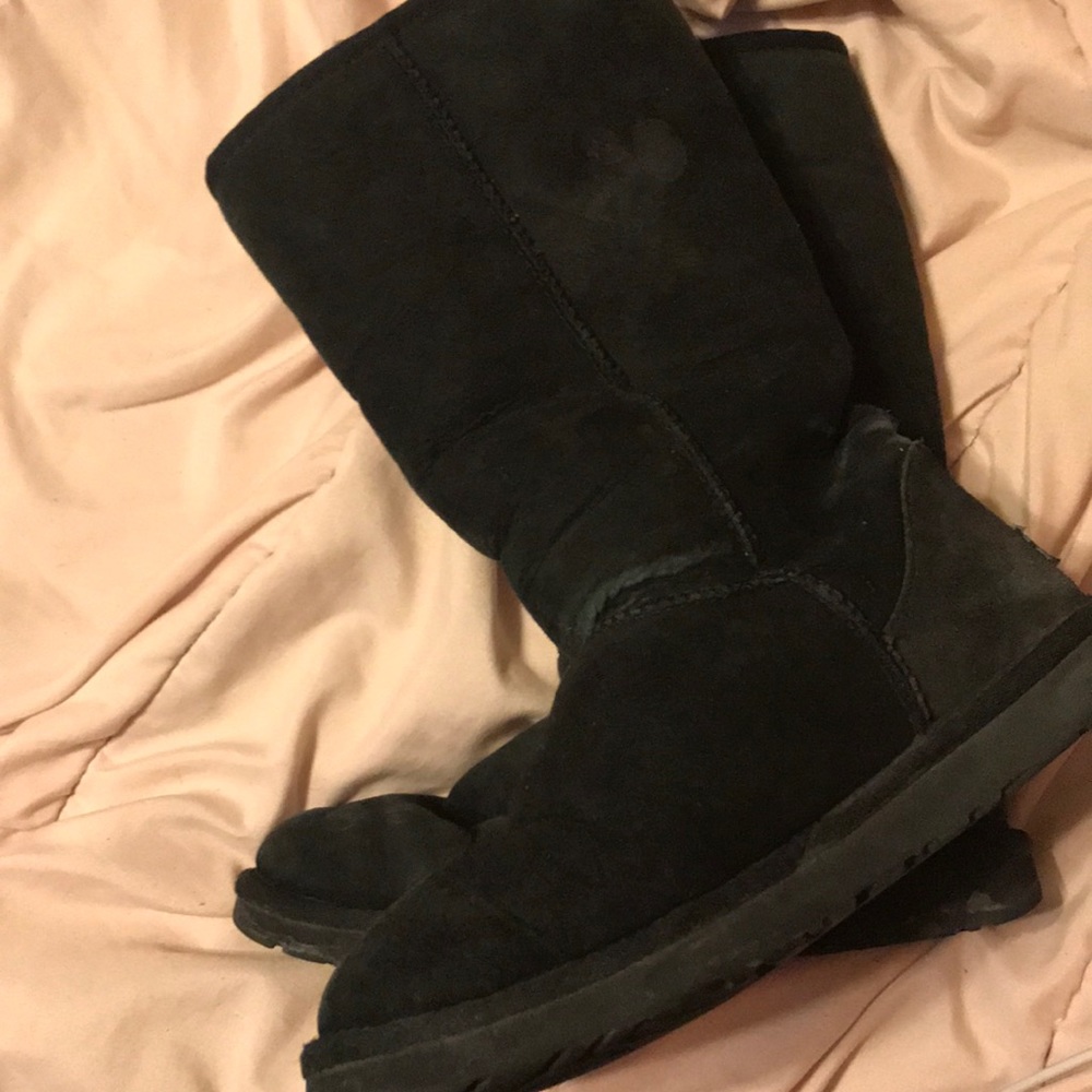 Black uggs - Picture 2 of 3